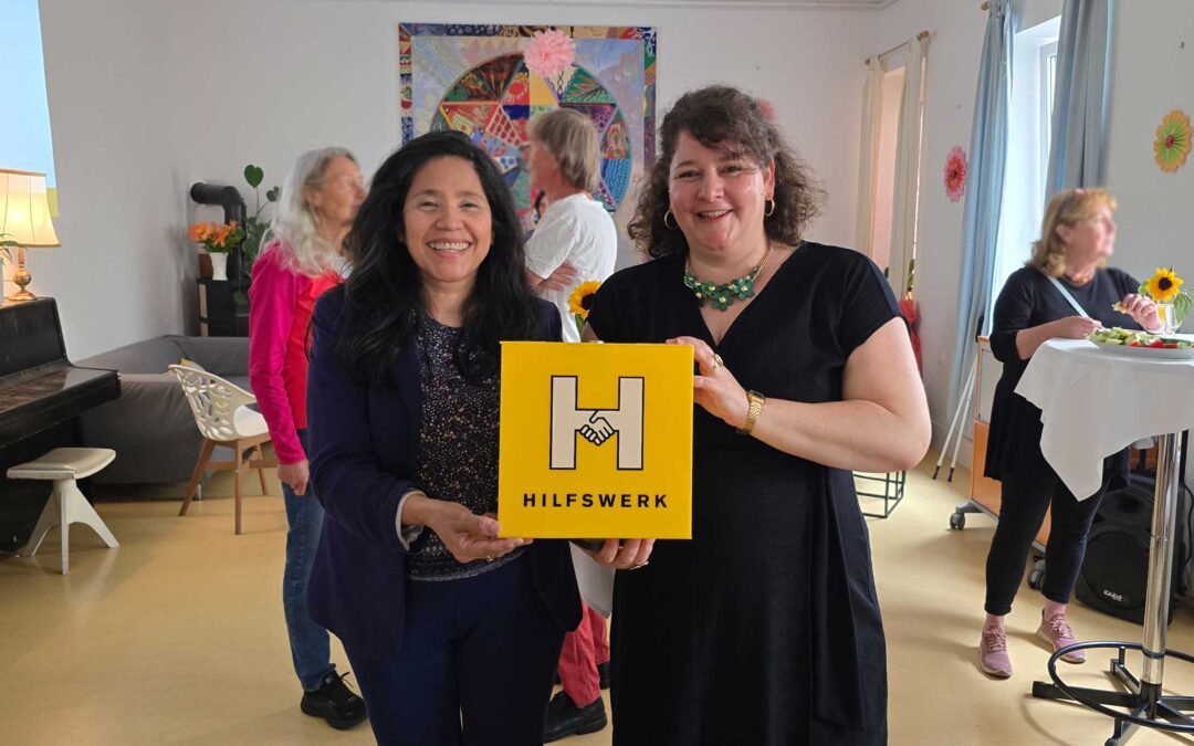 Bezirksrätin Maria Taramona und Leiterin des Nachbarschaftszentrums 3, Mag. Jenny Reuter.