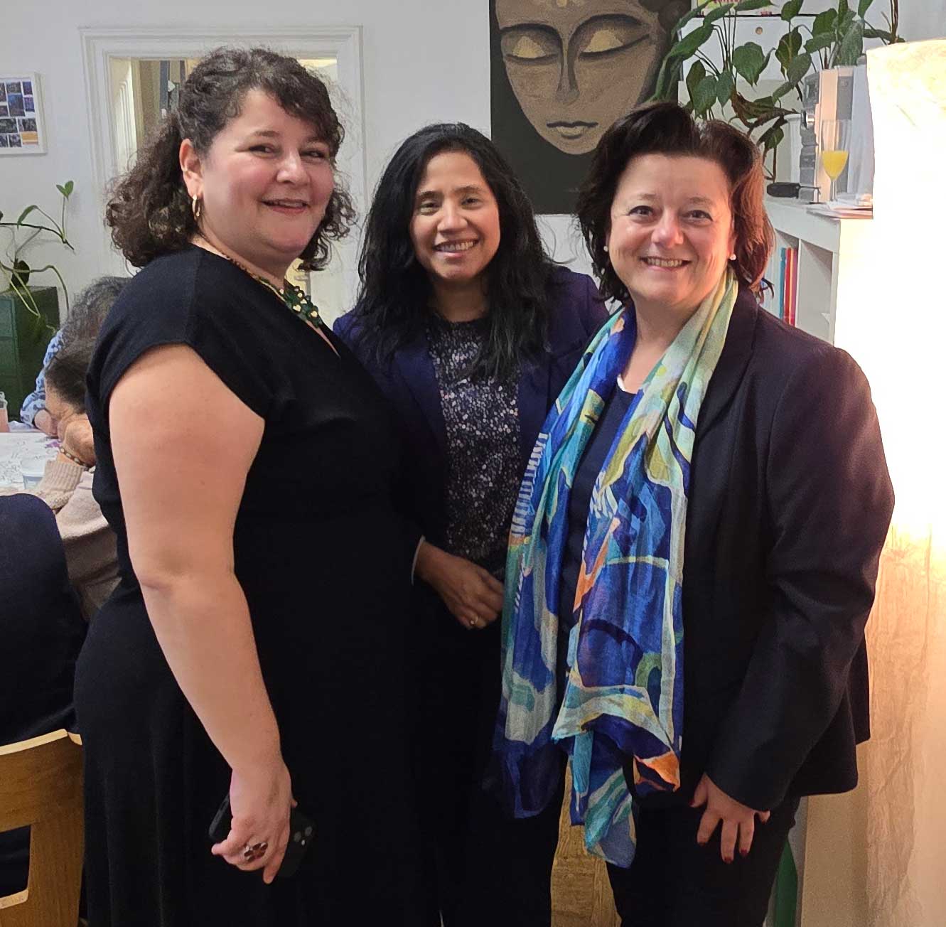 Leiterin des Nachbarschaftszentrums 3, Mag. Jenny Reuter, Bezirksrätin Maria Taramona und Direktorin des Wiener Hilfswerks, Sabine Geringer